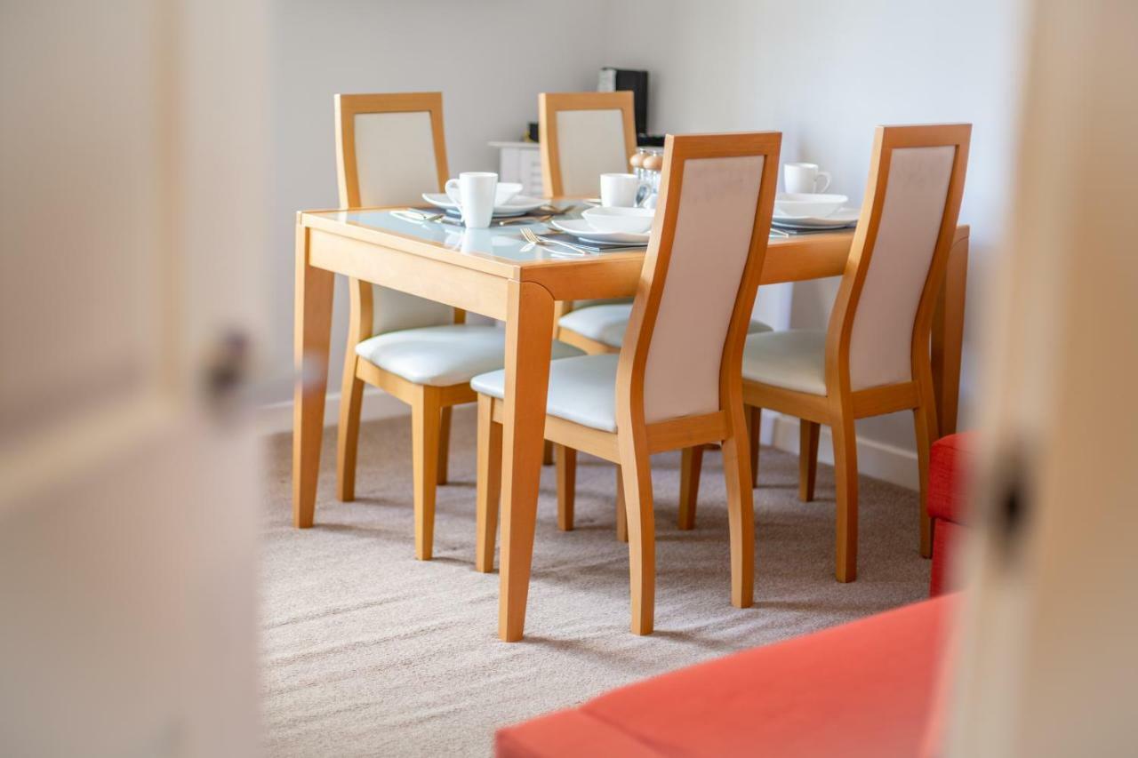 Sea Road Apartment